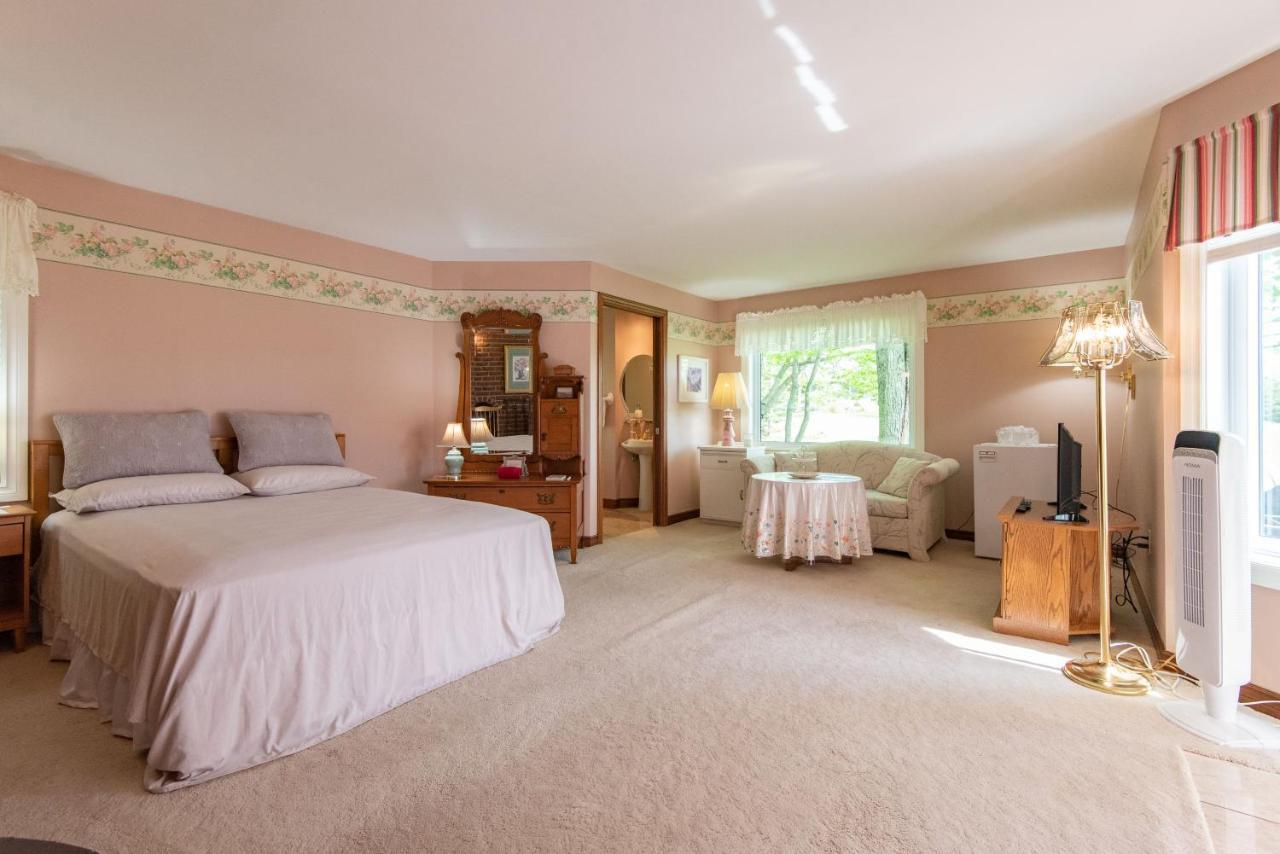 Bed and Breakfast Chez Nous Cornwall Экстерьер фото