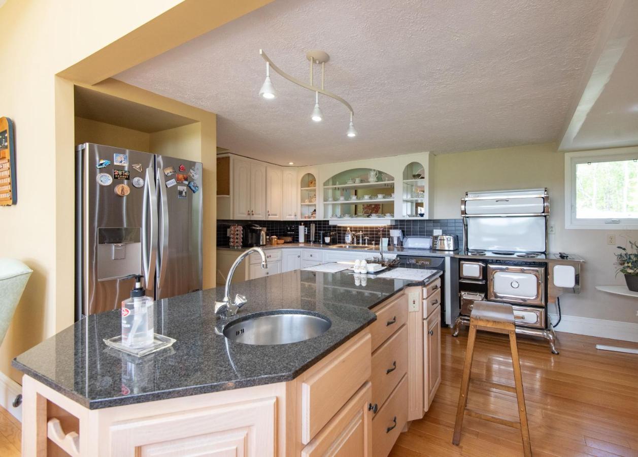 Bed and Breakfast Chez Nous Cornwall Экстерьер фото