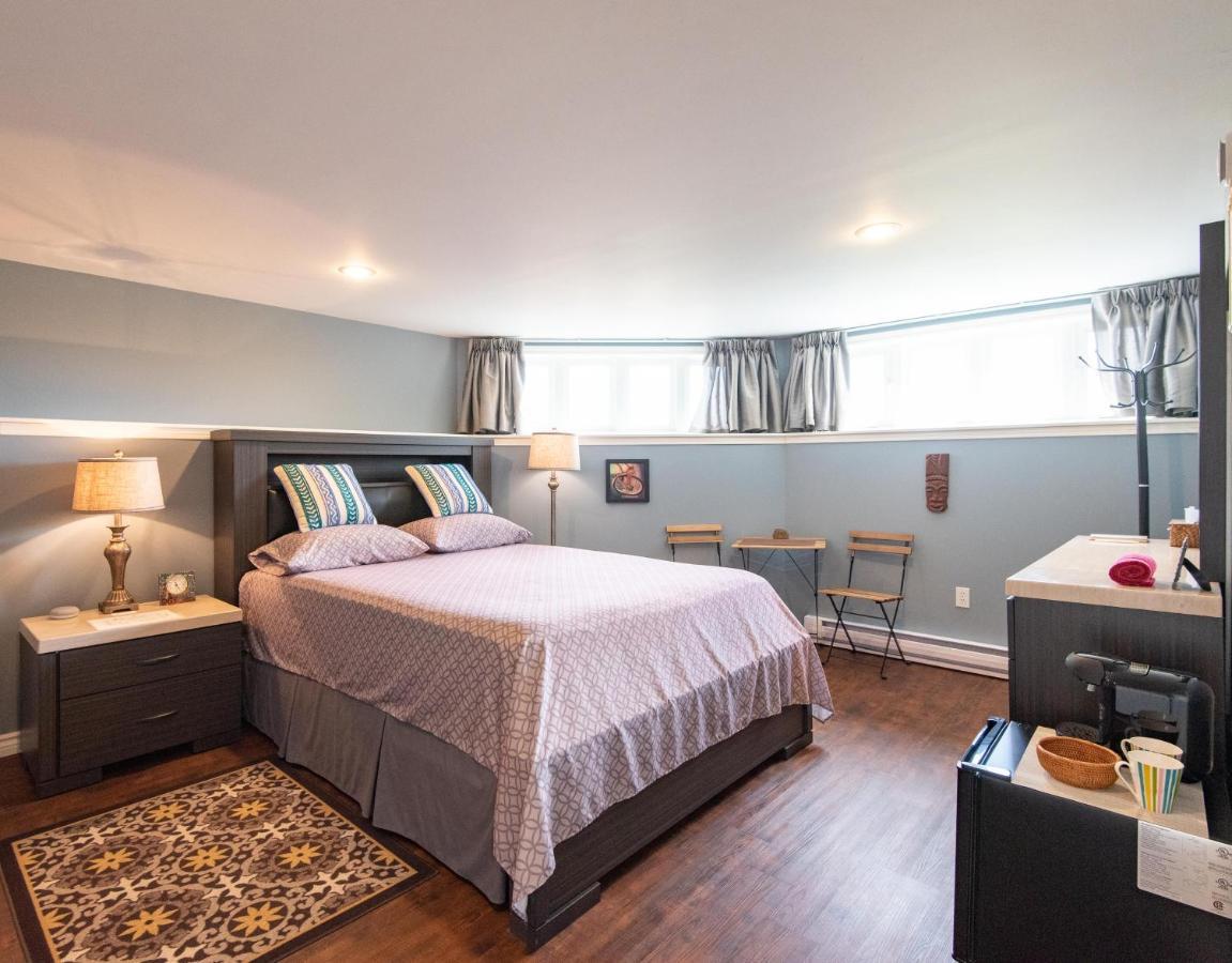 Bed and Breakfast Chez Nous Cornwall Экстерьер фото