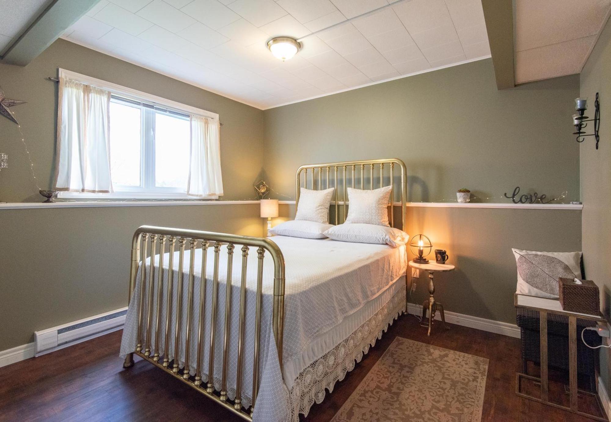 Bed and Breakfast Chez Nous Cornwall Экстерьер фото