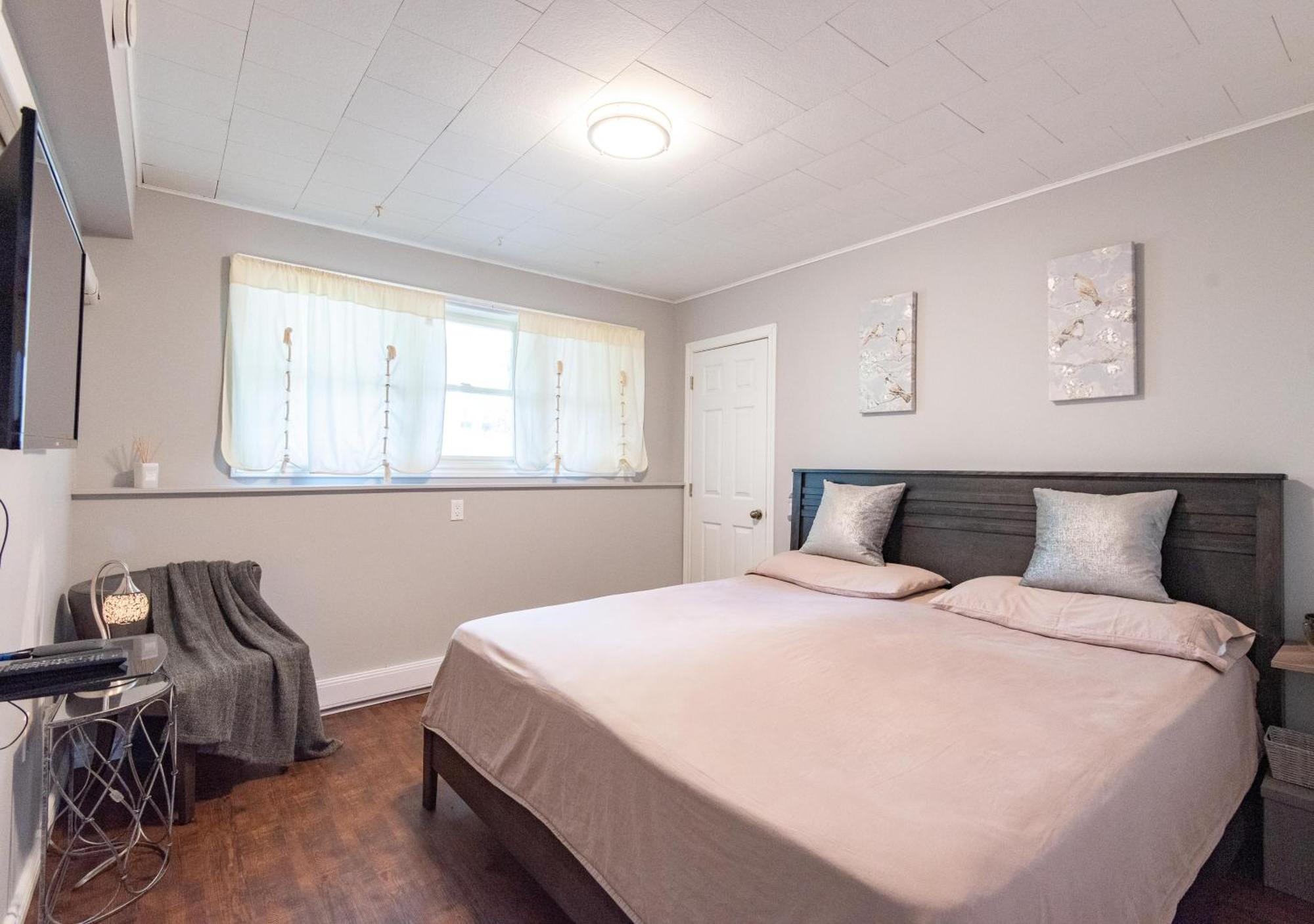 Bed and Breakfast Chez Nous Cornwall Экстерьер фото