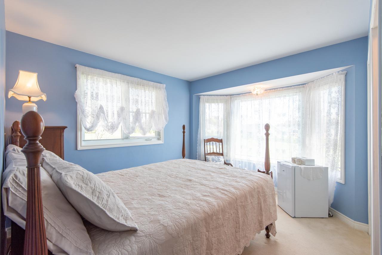 Bed and Breakfast Chez Nous Cornwall Экстерьер фото